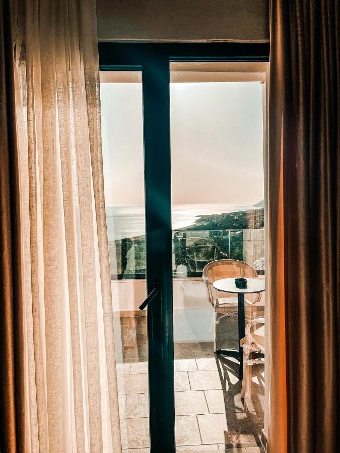 Gogo'S Boutique Hotel Dhermi Luaran gambar