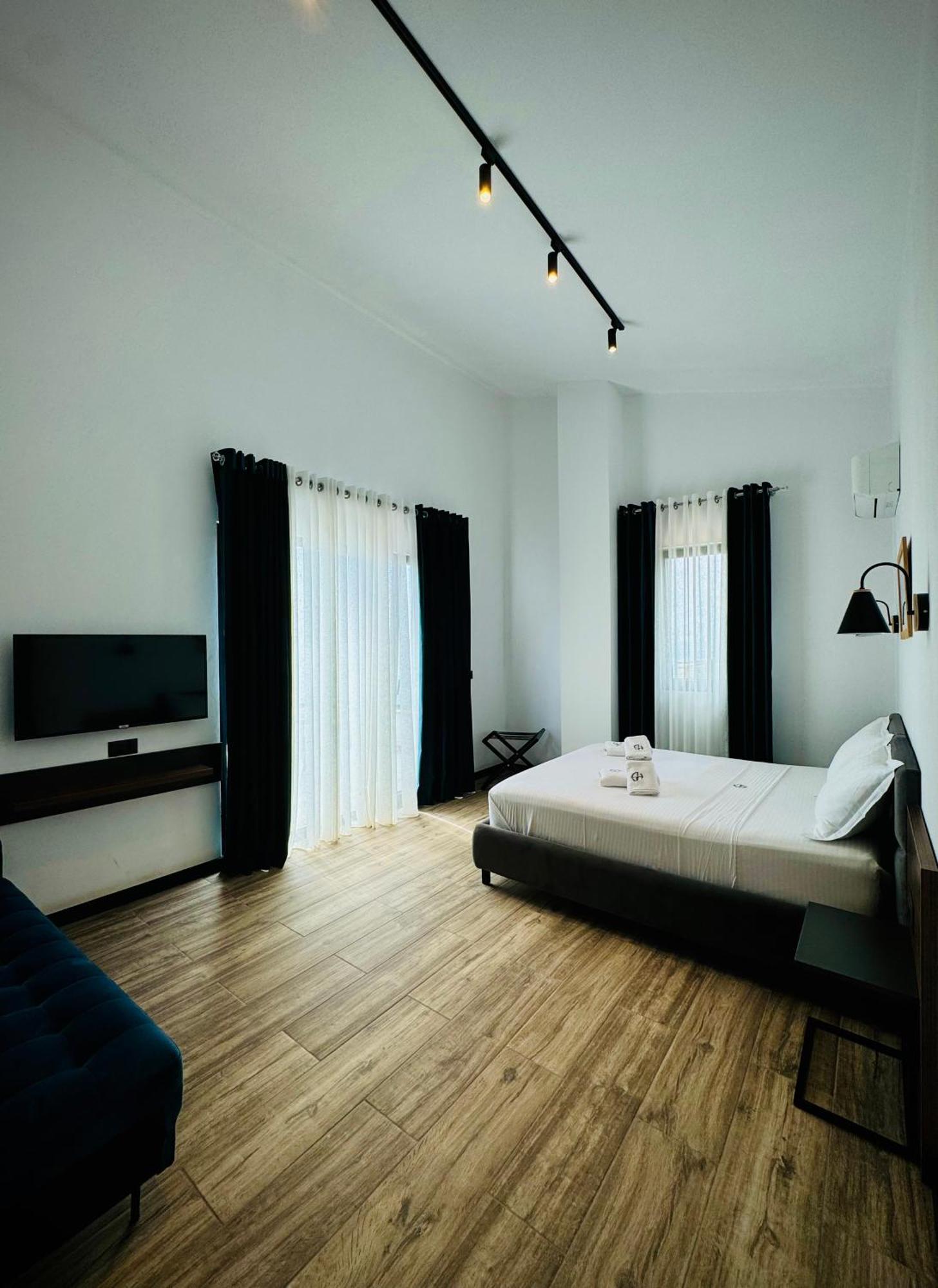 Gogo'S Boutique Hotel Dhermi Luaran gambar